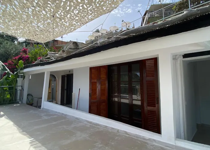 Vivaria House